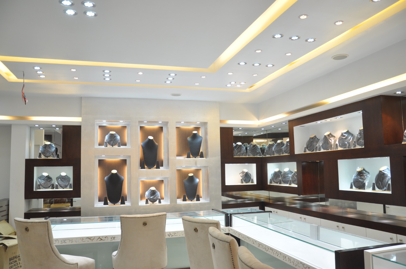 Commercial - View 12
