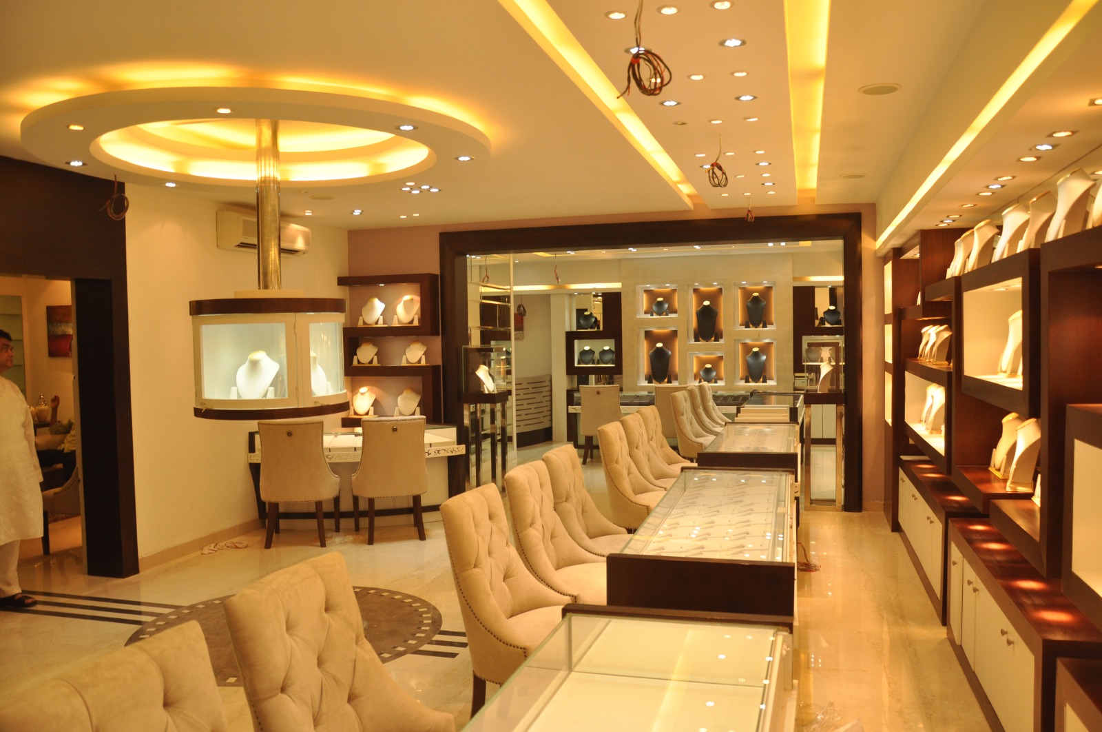 Commercial - View 28