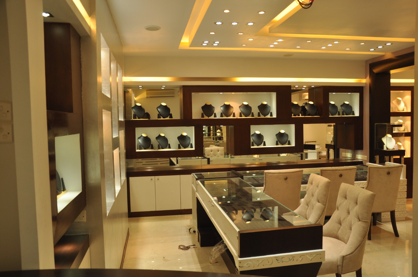 Commercial - View 32